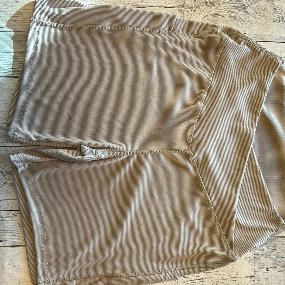 Not for sale❗️3 Pcs Women Cross Waist Ribbed Workout Shorts with Pockets where - Picture 6 of 9